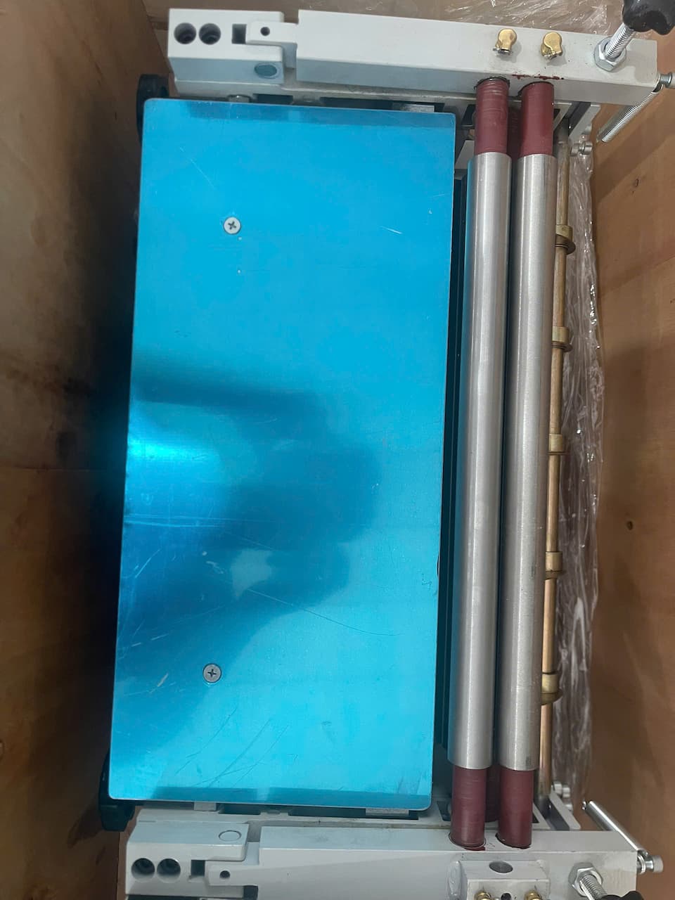 M&aacute;y bồi keo sữa LR-380 